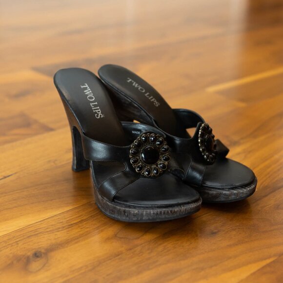 Two Lips Black Mule Heels, wome's slide on shoes, black cute mules - Picture 1 of 12